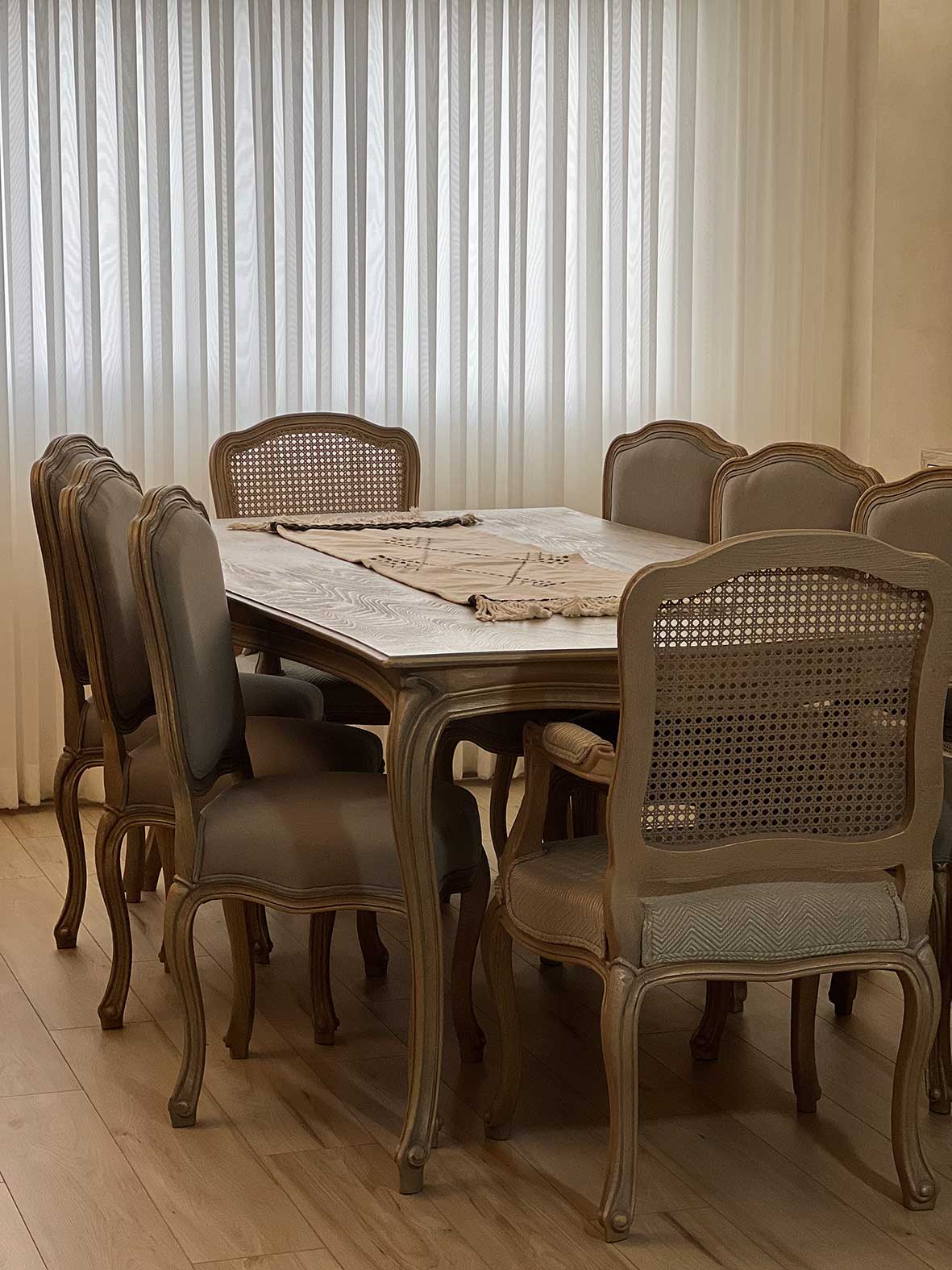 میز ناهارخوری مدل فرانسوی