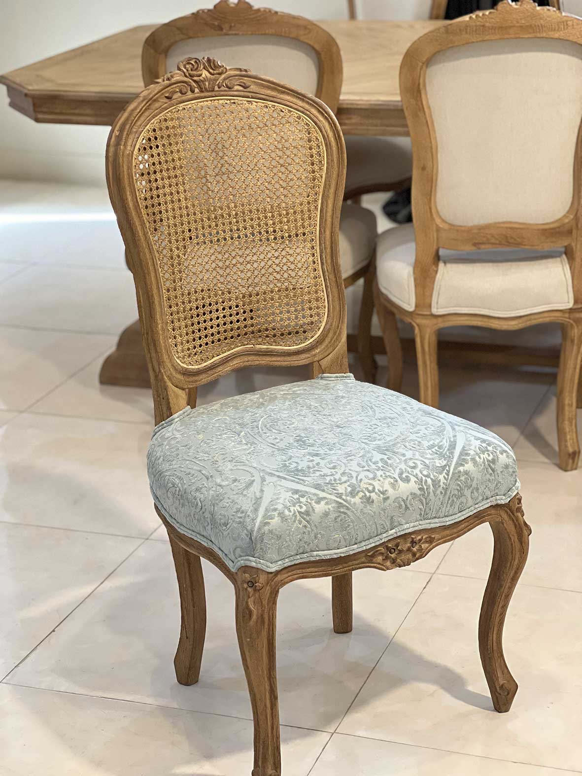 صندلی میزبان مدل آلمانی