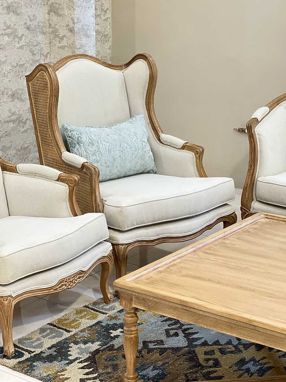 مبل تک نفره کویین