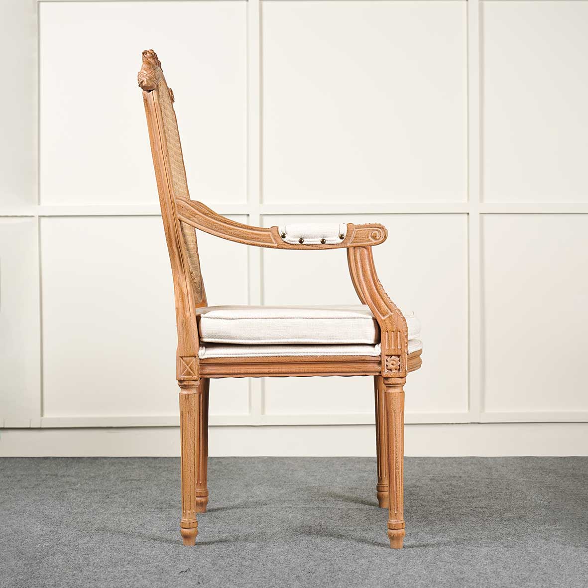 صندلی میزبان مدل گنجشکی